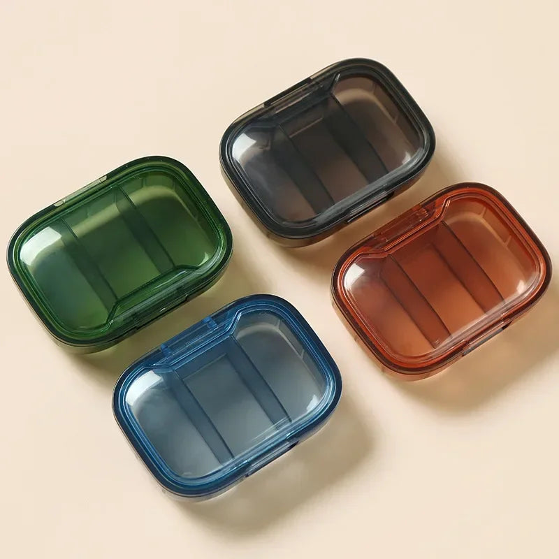 boîte pilules réutilisable moderne clips bleu vert marron opaque transparent articles divers