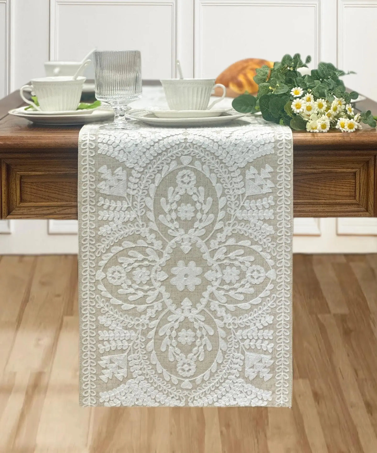 chinois table beige motif floral ajouré semi transparent vintage décoration maison