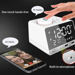 Horloge réveil radio intégrée dans un intérieur contemporain