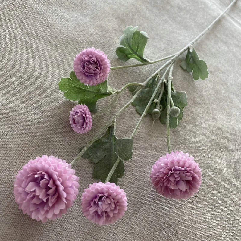 décoration intérieure bouquet artificiel fleurs chrysanthèmes feuilles vertes moderne or rose violet
