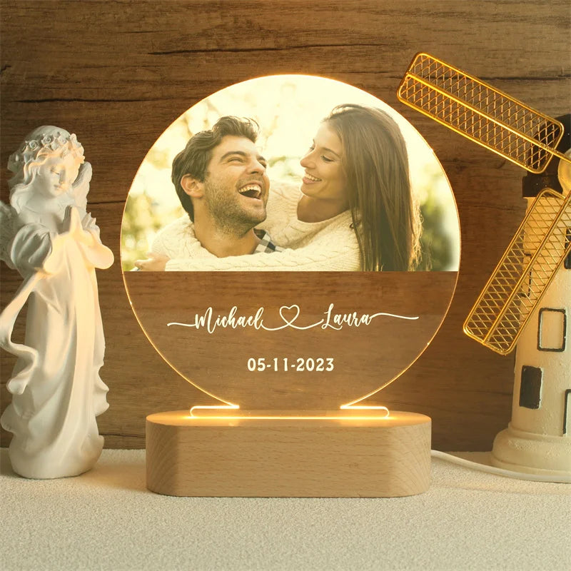 lampe photo personnalisable moderne boise acrylique transparente texte gravé cadeau couple decoration maison