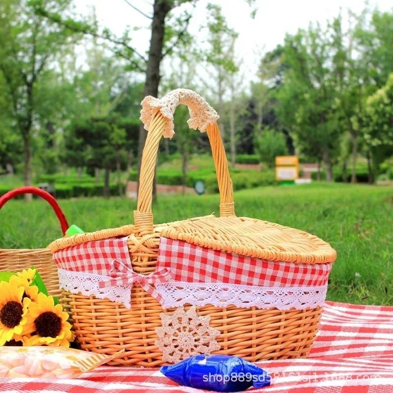 panier pique nique osier tressé naturel tissu carreaux rouge blanc poignées dentelé traditionnel rustique