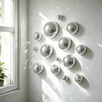 décoration murale moderne boules disco argentées miroirs mosaïque tailles différentes autocollantes scintillement