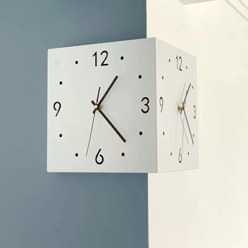 horloge murale moderne cubique aiguille quartz minimaliste couleurs vives opacité totale fixée coin mur