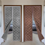 Rideaux isolants thermiques pour porte, disponibles en deux couleurs, gris et marron, parfaits pour conserver la chaleur et améliorer l’efficacité énergétique de votre intérieur. Installation facile, idéale pour chambre ou salon. Accessoire fonctionnel pour maison confortable.