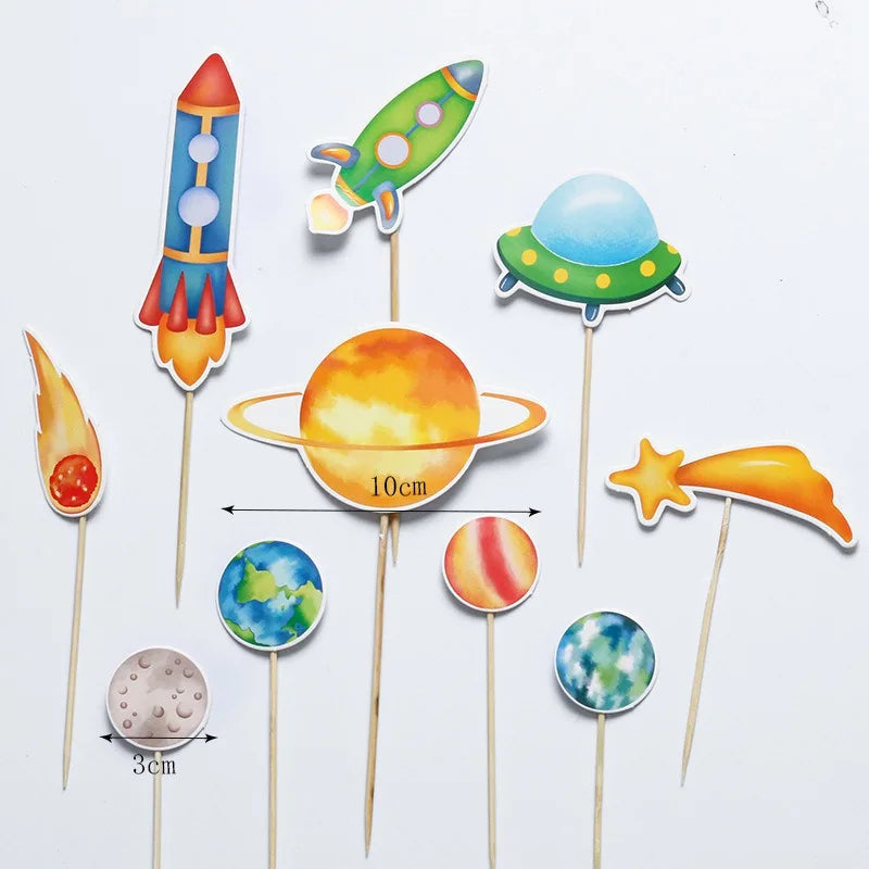 décoration gâteau thème spatial astronautes planètes fusée étoiles anniversaire enfants moderne