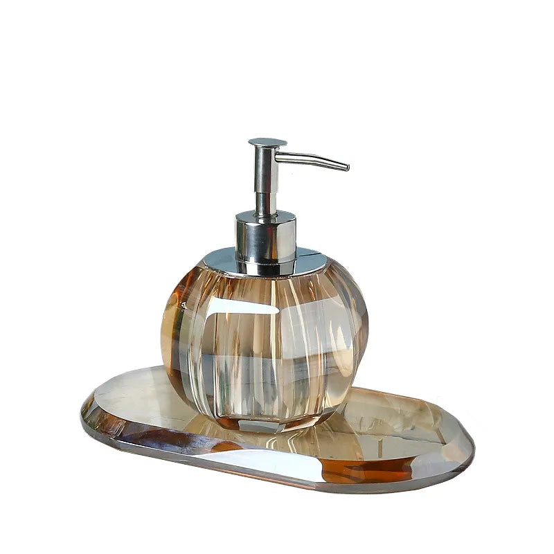 distributeur savon liquide bouteille lotion verre cristal transparent rayures horizontales moderne élégant respectueux environnement