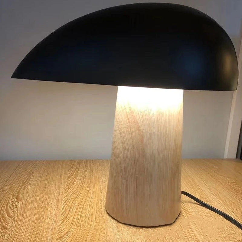 Comparaison des couleurs noire et blanche de la lampe de chevet design