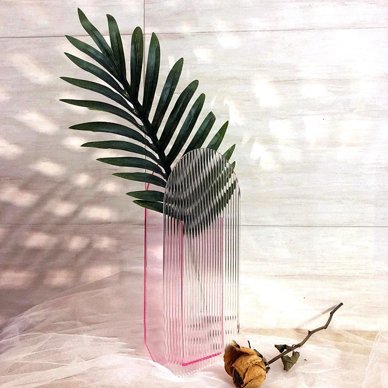 vase moderne transparent rayures vertes orange jaune rose bleu table floral