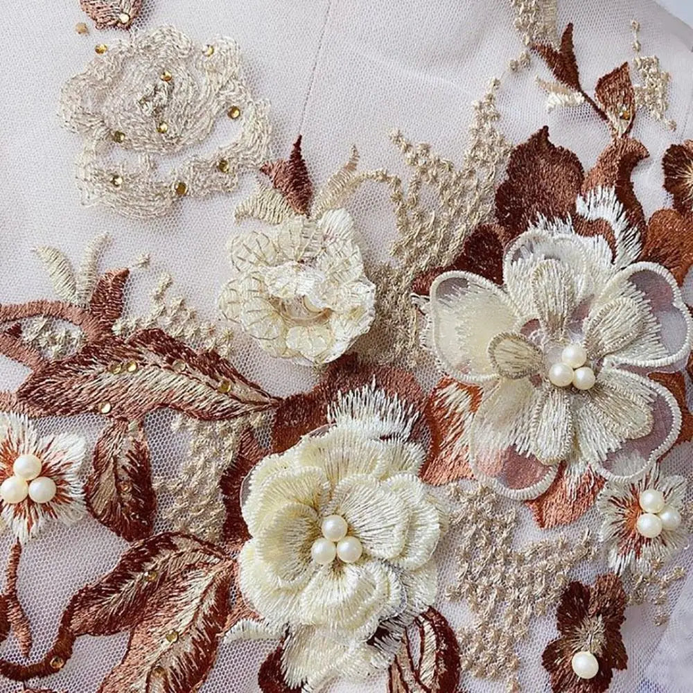 appliques textile brodées fleurs relief rose blanc violet bleu doré noir