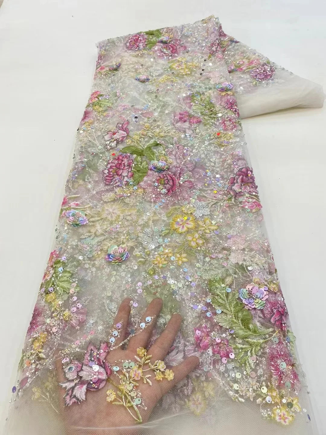 tissu dentelle floral sequins multicolore brodé polyester coton translucide robe mariage paillette couture environnementalité