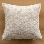 coussin décoratif texturé doux violet clair blanc motif géométrique polyester 45x45cm