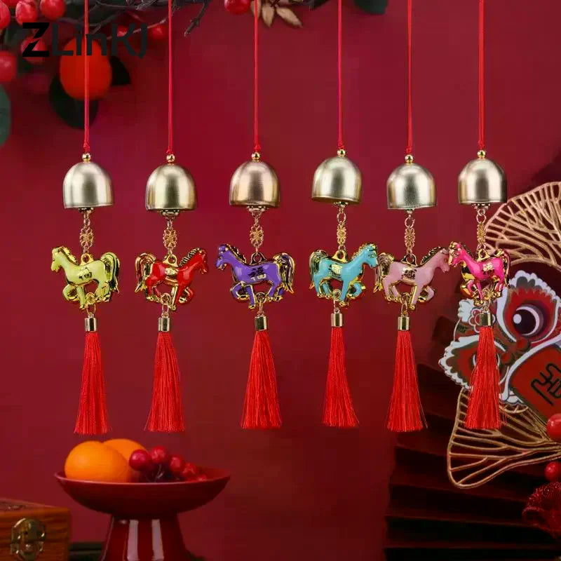 décoration murale pendentif artisanal chevaux franges rouge bleu vert violet rose doré festive