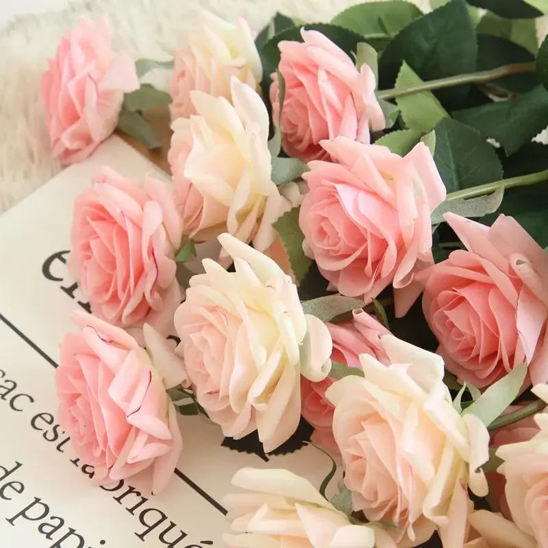 décoration intérieure bouquets roses artificielles rouge rose blanche anniversaire mariage festive automne