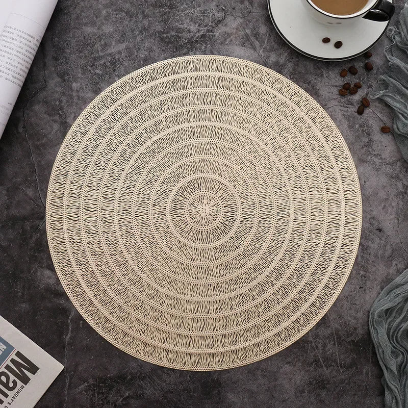 tapis table moderne blanc rayures concentriques beige rose anti dérapant