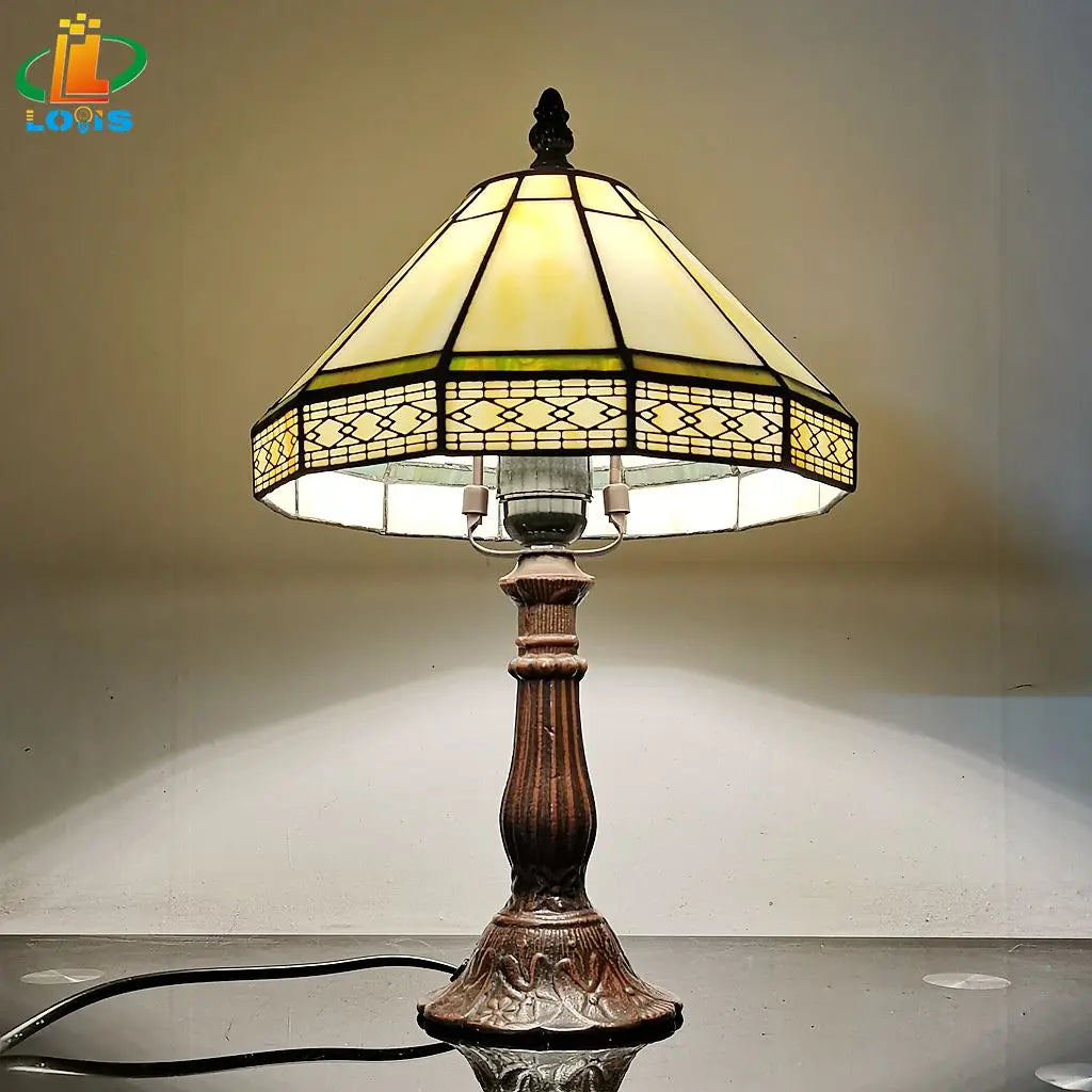 lampe table géométrique tiffany verte beige noire opaque vintage aluminium led
