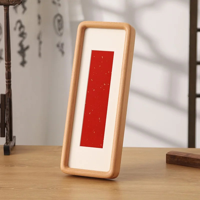 cadre photo moderne bois rouge taches blanches fond blanc 30x10cm decoration interieur affichage oeuvres