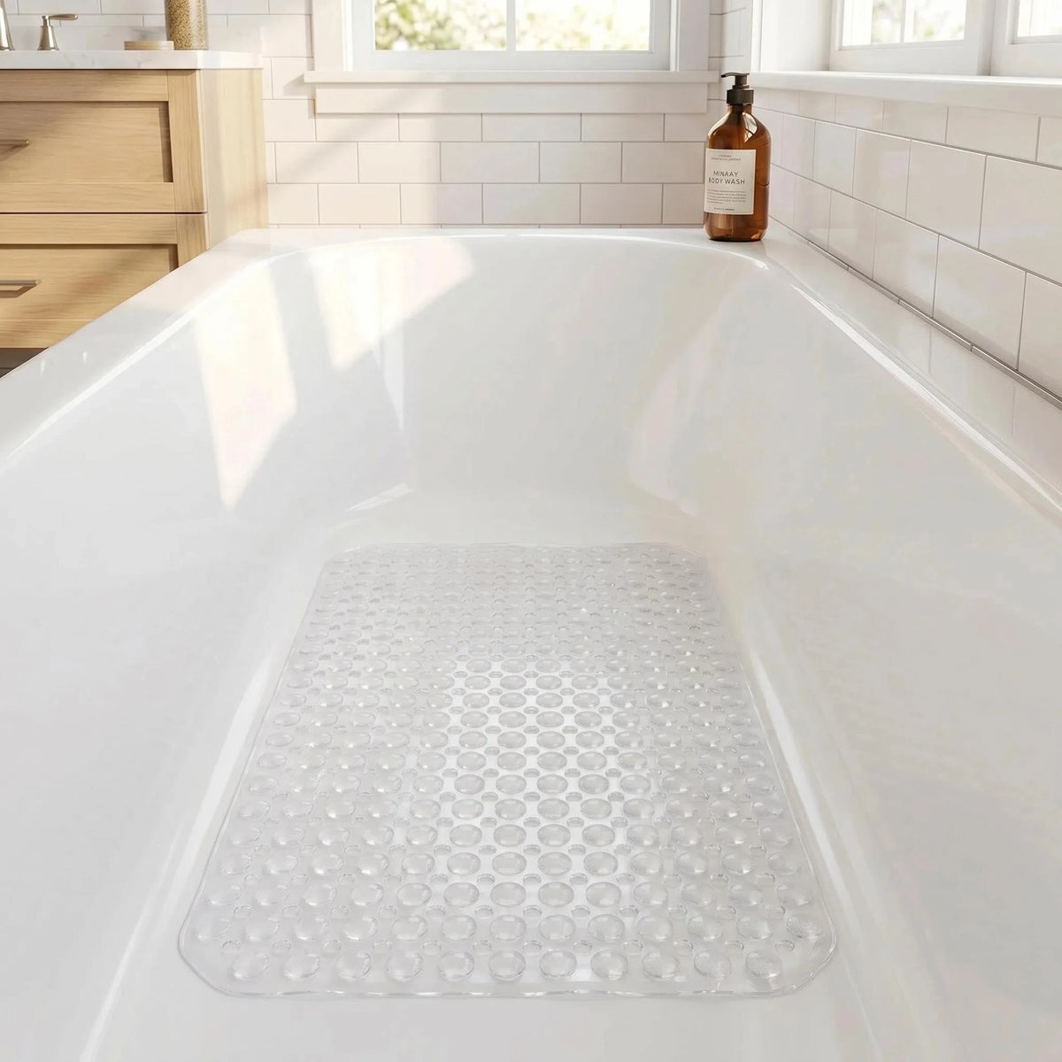 tapis bain antidérapant moderne gris clair perforations ventouses 37x68cm drainage sécurisé doux machine