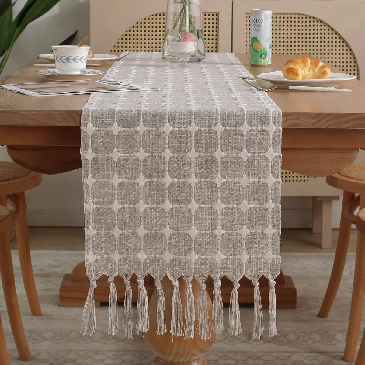 chinois moderne élégant chemin table carreaux blancs tassel lin beige clair