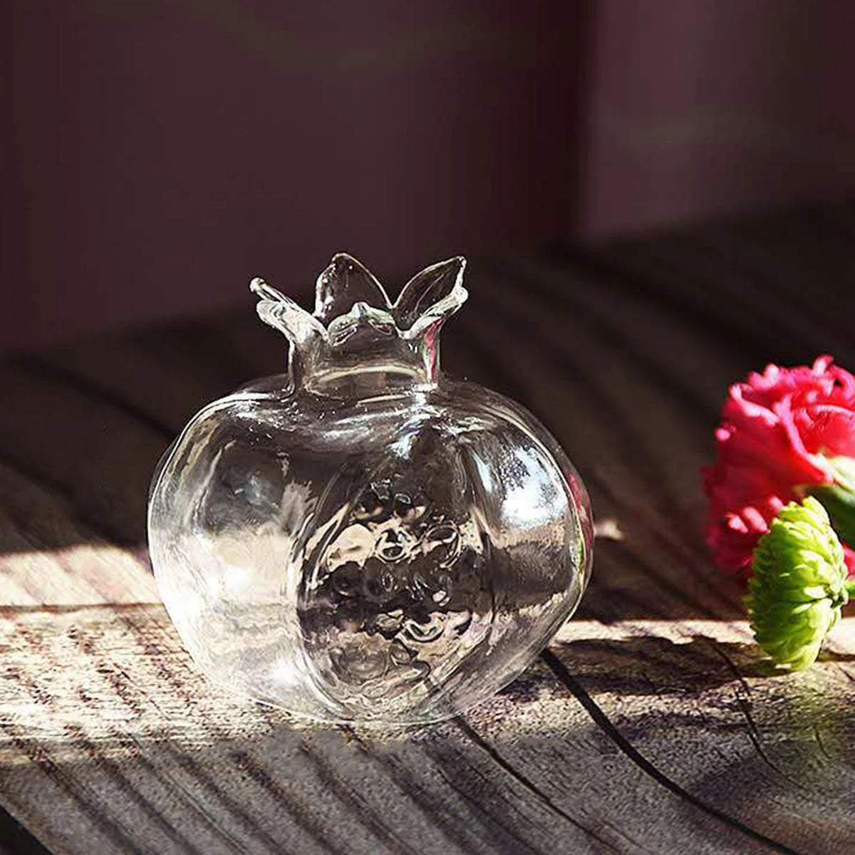 vase verre rouge grenade moderne arrondi gravures intérieur fleurs séchées table decoration