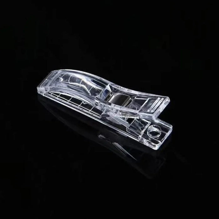 Pince à cheveux transparente, élégante et moderne, idéale pour maintenir les coiffures en place. Accessoire pratique pour un look chic et minimaliste. Parfaite pour toutes les occasions.