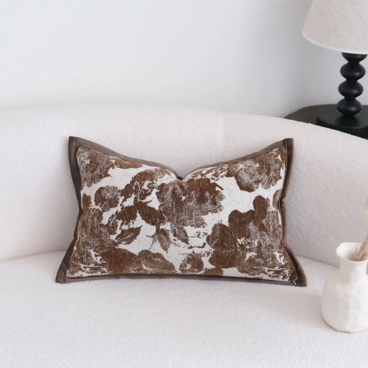 coussins décoratifs rustique motif floral opacité beige marron salon lit