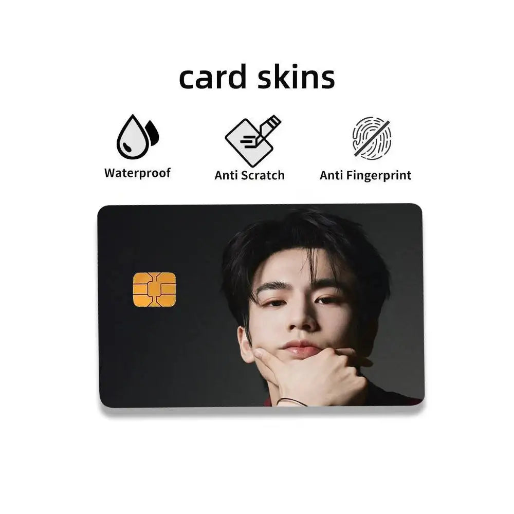 protection carte crédit personnalisée photos personne moderne opaque sans marques