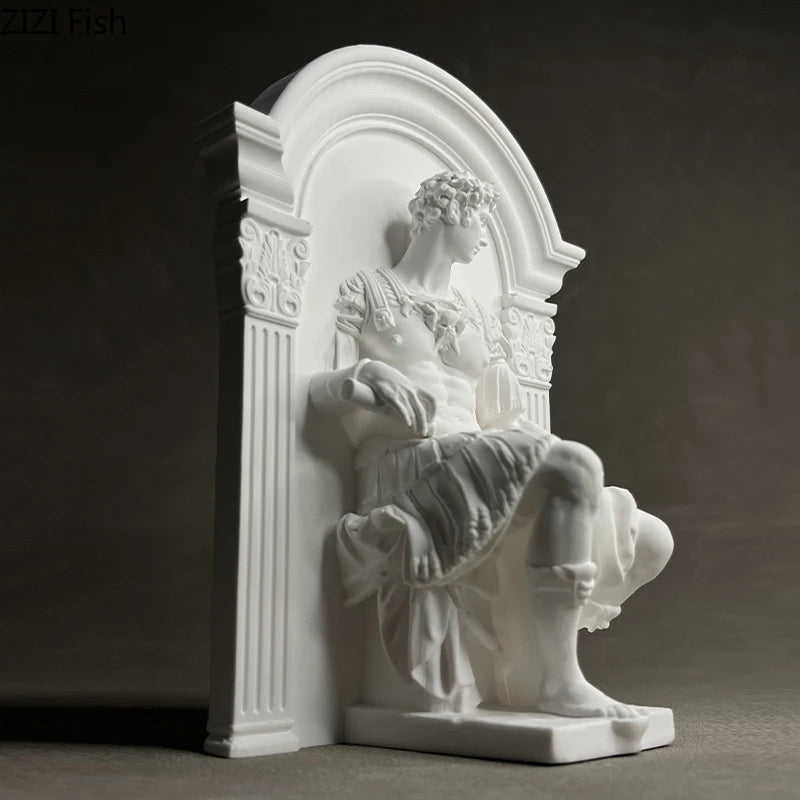 figurines decoratives classiques personnages masculins art antique grecque romaine blanc details anatomiques trone colonnes