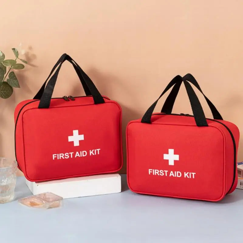 sac trousse premiers secours rouge noir first aid kit portable medicaments utile campingurgencevoyage