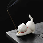 statuette chat vert clair céramique artisanale salon décoration incense apaisante moderne
