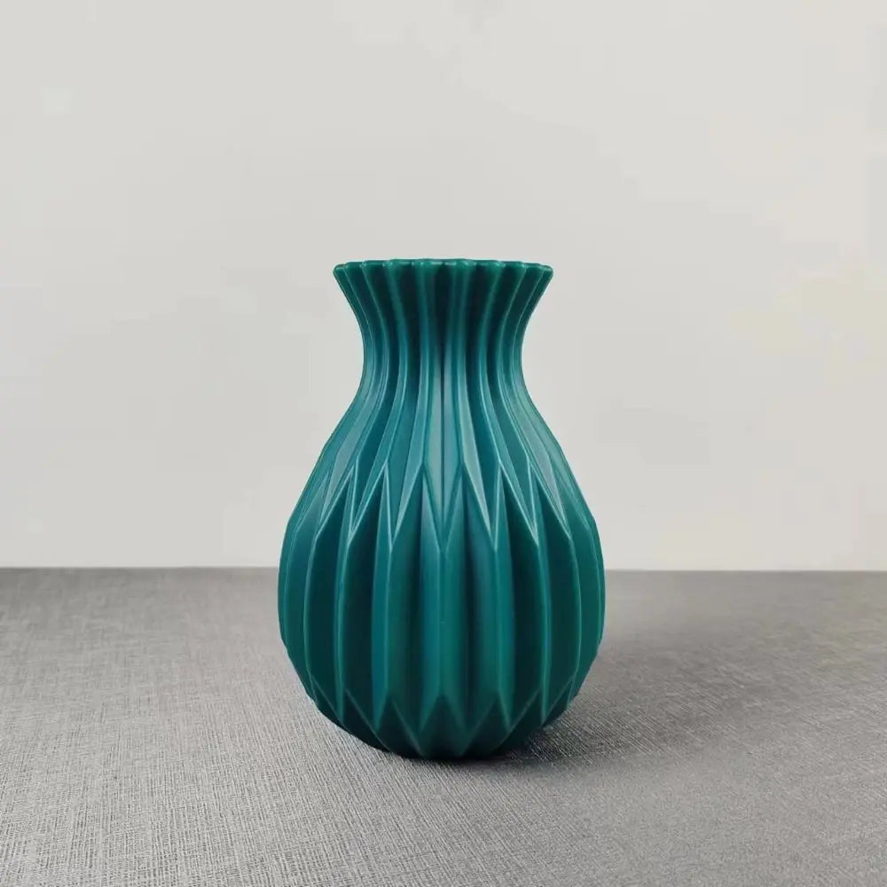 vase moderne plastique blanc rayures verticales fleurs artificielles rouge vert salon decoration