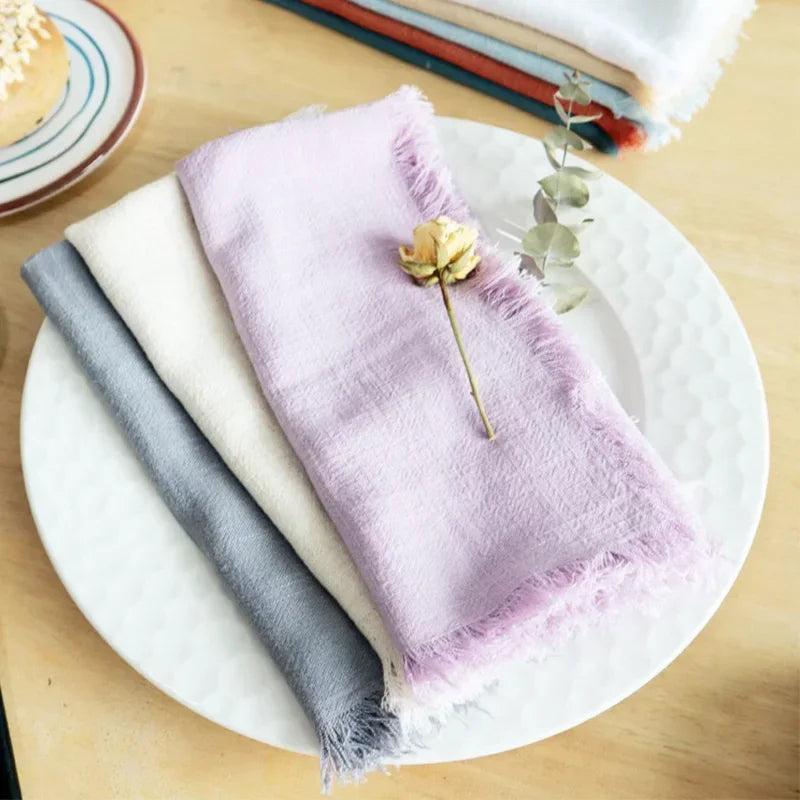 serviettes table carrées franges bleu marine rose clair gris blanc vert pastel moderne rustique