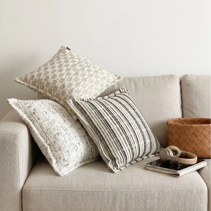 housse coussin carré rayé moderne nordique 100 polyester beige noir opacité bordure chenille 45x45cm