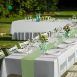 nappe blanche étoiles dorées chemin table vert satiné festif anniversaire mariage enfantsDecorationTableFestiveModernestyleSageGreen