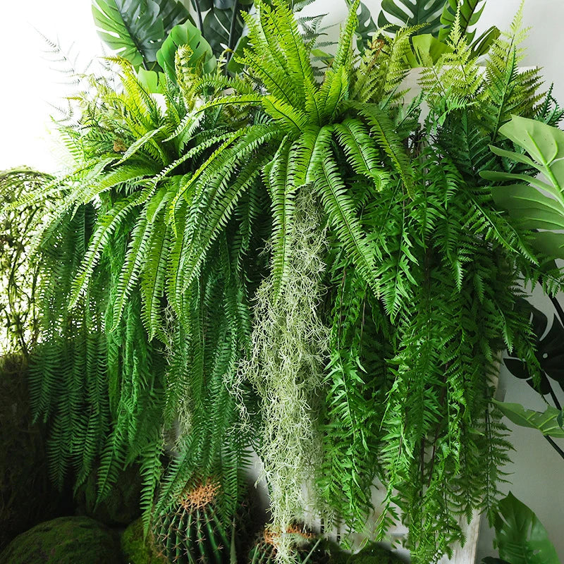 plante artificielle vigne suspendue feuilles vertes décor extérieur mur restaurant jardin moderne naturel