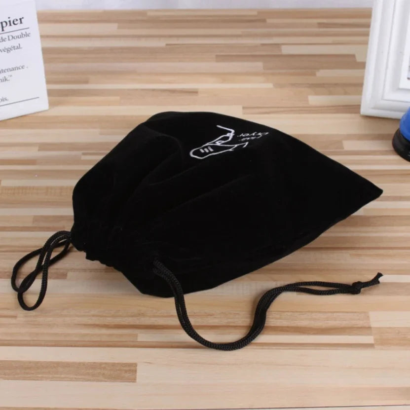 sac rangement noir velours sèche cheveux brodé cordon serrage utilitaire multi usage compression 26x30cm