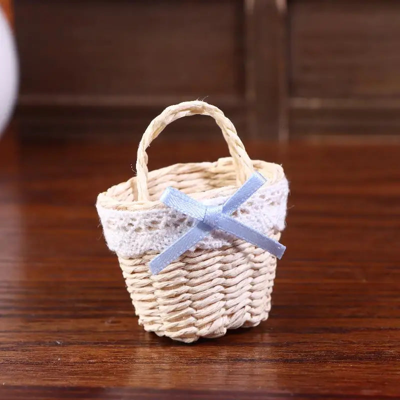 panier rotin tissé rubans dentelle rustique vintage décoration enfant jouet maison poupée