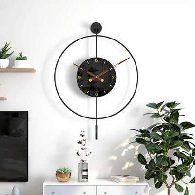 Horloge murale design minimaliste blanche sur mur salon