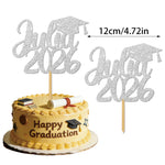 gâteau graduation personnalisable lettres motifs festifs diplômes livres étoiles blanc violet bleu doré rose