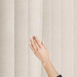 rideau opaque beige clair rayures verticales moderne fenêtre vitrine fixations