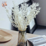 décoration intérieure bouquet eucalyptus blanc feuilles ruscus naturel moderne chambre mariage anniversaire