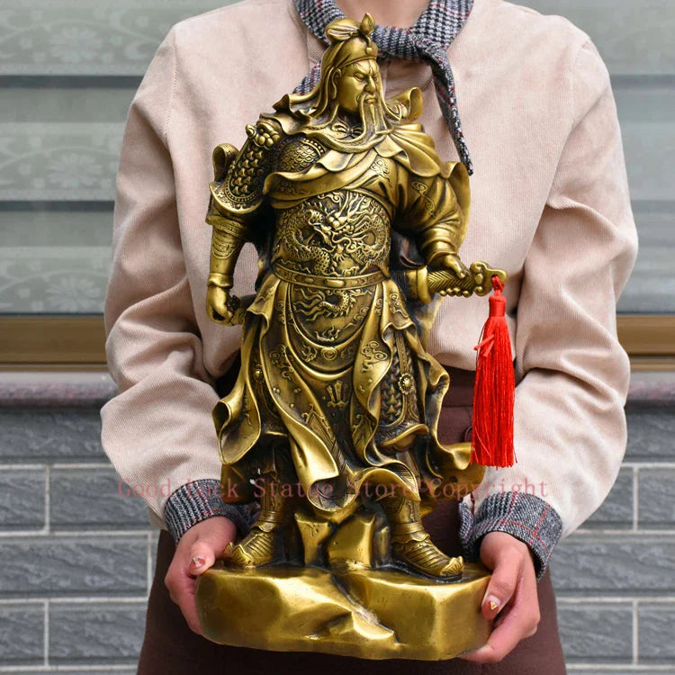 statue personnage masculin armure doré rouge feng shui traditionnel asiatique détails sculptés pompon