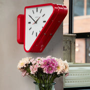 horloge murale rouge noir argentée double face triangulaire vintage industrielle fixée bras métallique