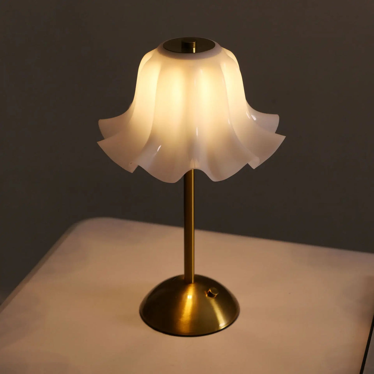 veilleuse fleur lampe table blanc moderne opacité plissé rechargeable couleurs réglables ambiance salon