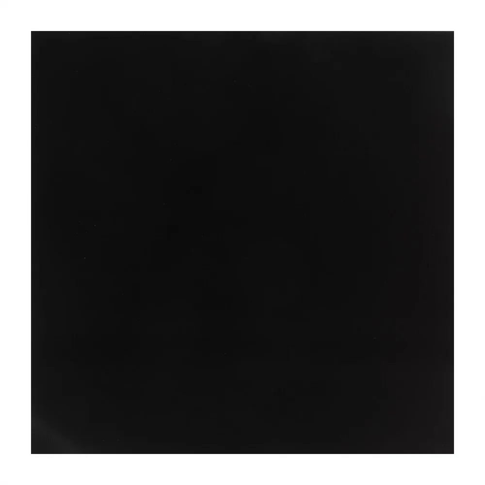 tapis silicone antidérapant protection plaque induction noire facile nettoyage durable moderne