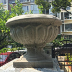 moule concret pot fleurs decoratif urne ciment texturé cannelures boutons gris blanc doréextérieur jardin