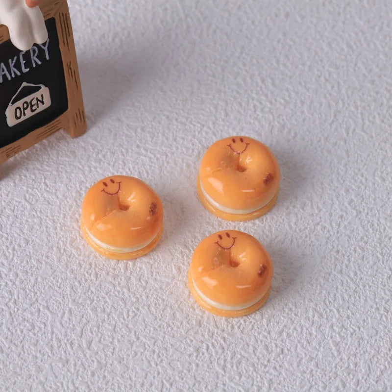 miniatures pains pâtisseries réalistes orange beige blanc détaillées résine peint artificiel
