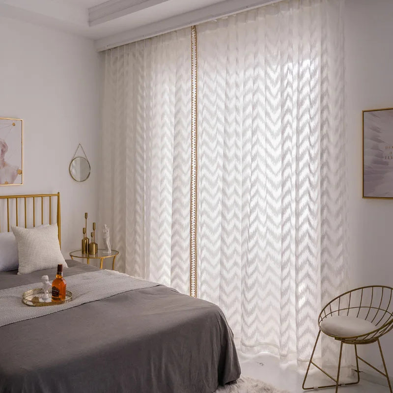rideau blanc moderne transparent rayures diagonales dorés boules décoratives salon chambre fenêtre