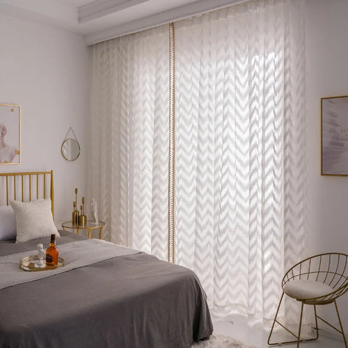 rideau blanc moderne transparent rayures diagonales dorés boules décoratives salon chambre fenêtre