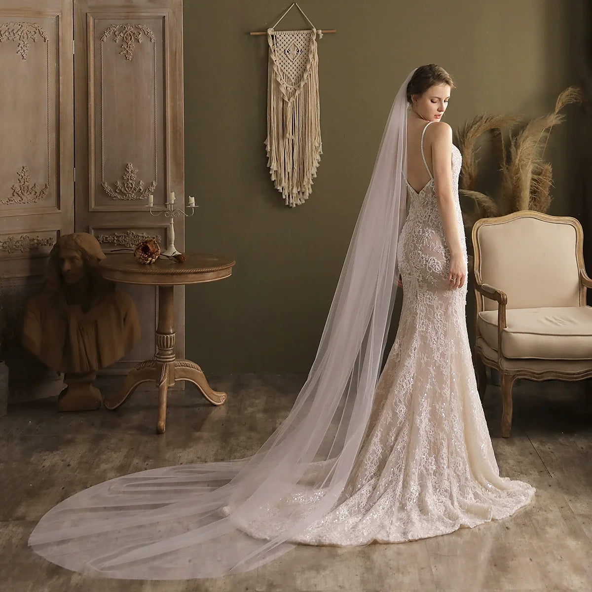robe mariée blanche dentelle sequins voile transparent élégante romantique semi transparent dos couvert